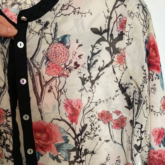 Blouse - Picture 2 of 3